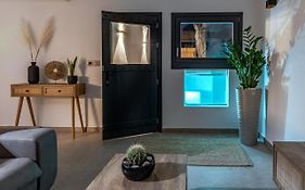 23 Smart Suite